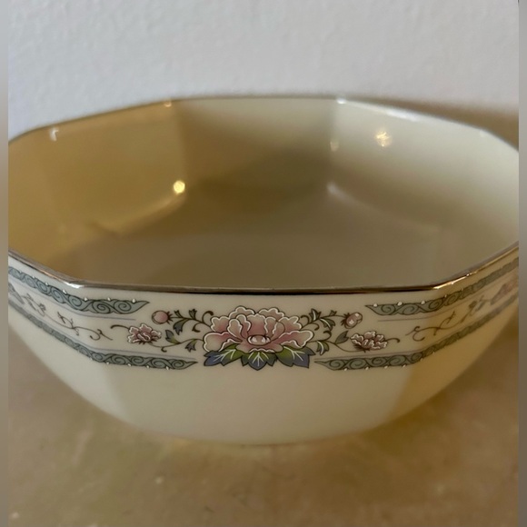 Lenox, “Charleston” pattern, octagon shaped, serving bowl. 7.75” - Picture 8 of 9